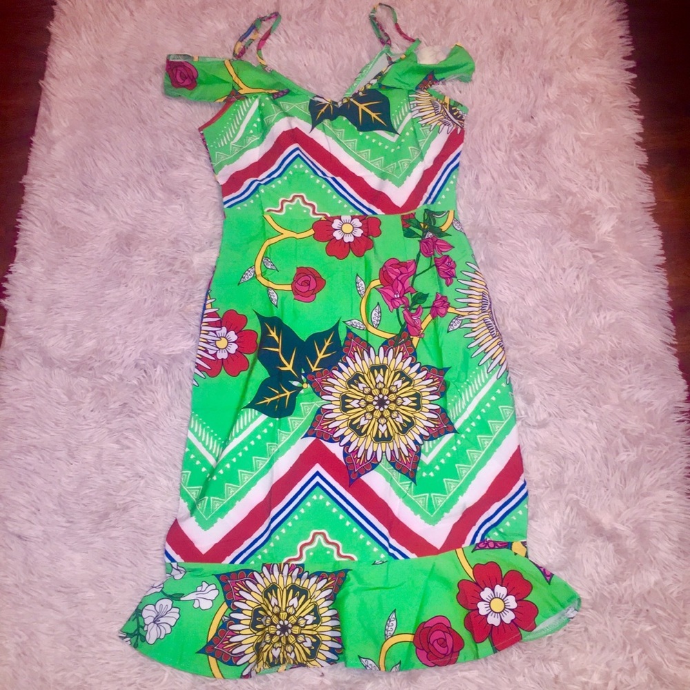 Women’s FASHION SLEEVELESS FLORAL DRESS - Picture 4 of 7